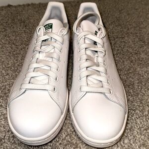 NWOT Adidas Stan Smith, White/Green, 7.5W.